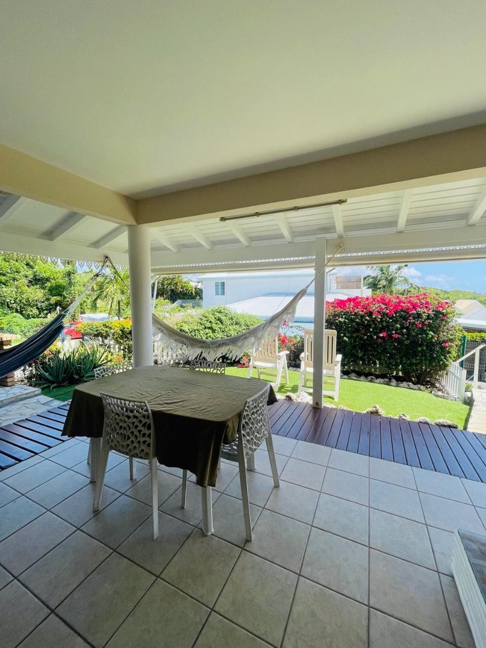 L'hibiscus T2, plage privée, terrasse, barbecue Saint-Francois  Extérieur photo